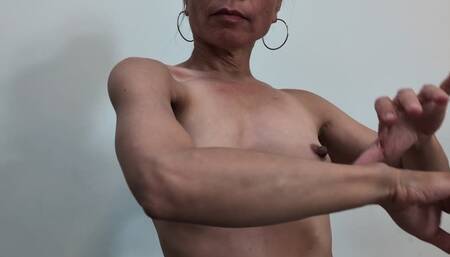 ASIAN MILF FLEXING BICEPS | Elaine