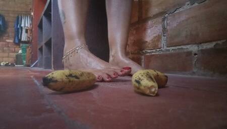 Roxan crushes and mashes fruit with the soles of her feet and the tips of her toes (3)