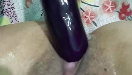 Hot sexy handjob from latina pussy