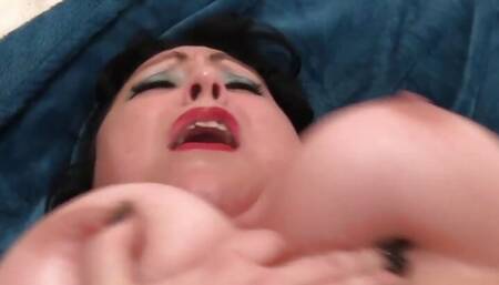 Sex Crazed Plumper Calista Roxxx Gorges Herself on a Fat Cock