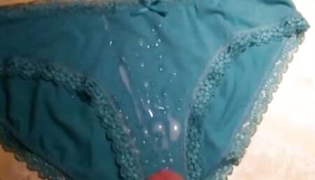 My strong pennis cumshots on my stepsister penties