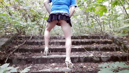 Sexy Slut Exposing Her Ass Outdoors In The Park