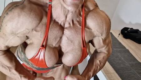 FBB PRO ULTRA RIPPED BODY EXTREME PUMPING VEINY COMPETITION SHAPE SAYAN TRANSFORMATION MONSTER RIPPED VEINS MUSCULAR FEMALE BODYBUILDER EXTREME FLEX PUMP