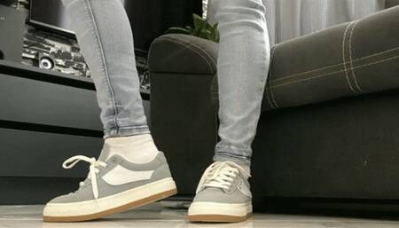 While I rest and wiggle my toes, you can smell my socks MP4 FULL HD 1080p