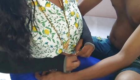 Neighborhood ki marathi aunty ki doggy style chudai, stepaunty boli aur andar dalo meri chut ko lal pila kardo chod chod kar