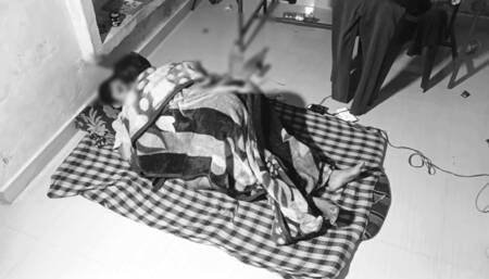 Hot desi wife chudai in her bed room . amature wife fucked hot pussy.