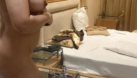 GF-BF Enjoying the Bath-Tub Sex