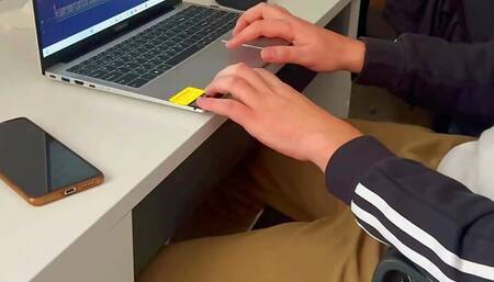 Pretty Busty Blonde Sucks Her Gamer Boyfriend !