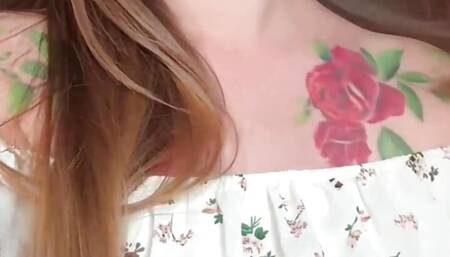 Solo fingering pussy