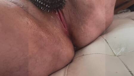 HARD TOILET BRUSH FUCK - GIVING MY WHORE CUNT THE DEEP CLEAN IT NEEDS