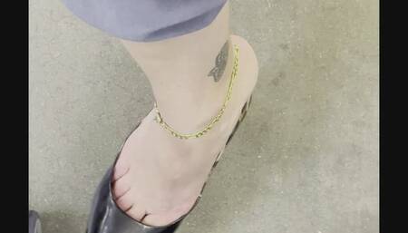 GiGi Shopping and Popping