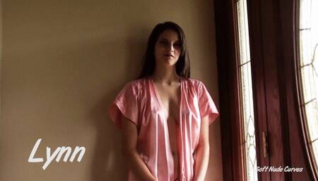 Lynn 11 Minute Nude Tease & Shower Play