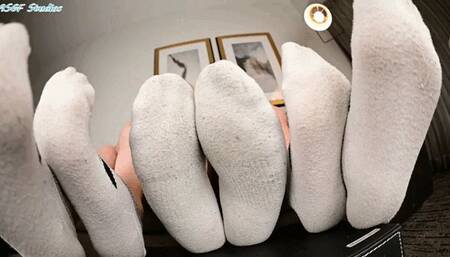 Latina Mamis bring a third! Gym sock soles - MOV