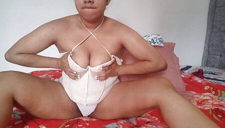 LONELY MEXICAN WITH BIG TITS!! AND THE PUSSY IS TO BE EATEN