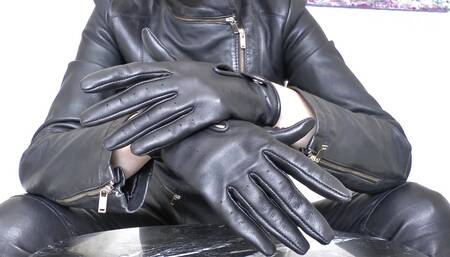 I Allow You to Stare at Me for 10 Minutes