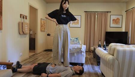 Japanese Dates with Riho - Trample Clip 1