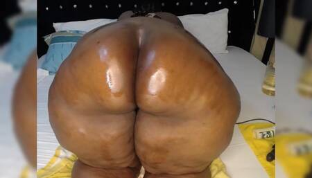 Ebony SSBBW Shaking Her Oily Fat Ass