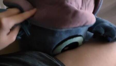 Riding and humping teddy bear face trying to stay silent amateur big clítoris cunnilingus