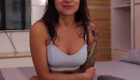 He met a beauty on the street and invited her to take a shower at his house