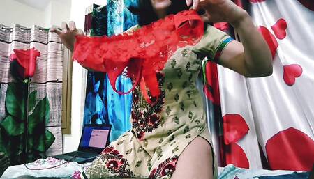 Slutty Milf Moves Her Panties Takes Pussy Out