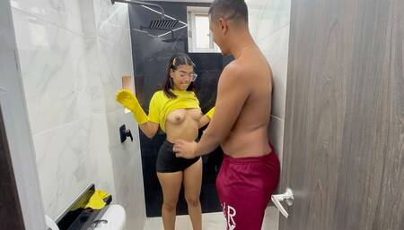 I Help My Latina Stepsister Clean the Shower so I Can Fuck Her Really Hard with My Hard Cock and Cum in Her Mouth