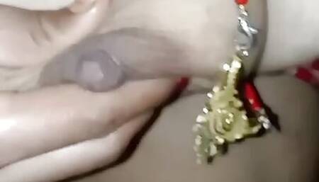 Sexy wife ko aadhi rat ko choda mast chut gili chut se pani nikala