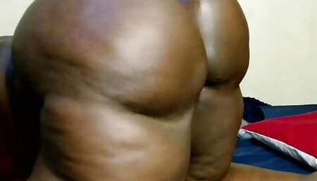 Juicy Kenyan ass loving anal