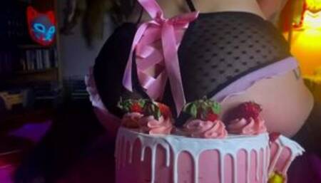 Kitsune's Spectacular Stinky Sploshing Valentine's Day Special! (3,000 Followers! Cake Farts,Twerk)