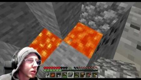 Minecraft - Singleplayer Survival (Part 1) | Humble Beginnings