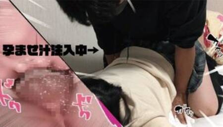 個撮【巨乳】18歳危険日に無中出し膣内射精をキメて妊娠させる。おまんこから溢れ出てくる逆流精液がエロい。。