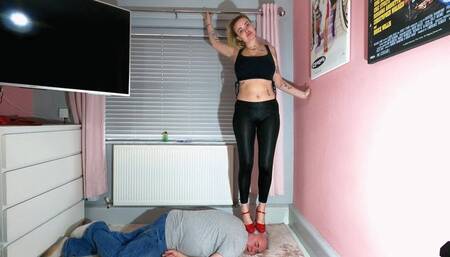 2 Pairs Of Head Crushing Shoes FLOOR CAM (4K)