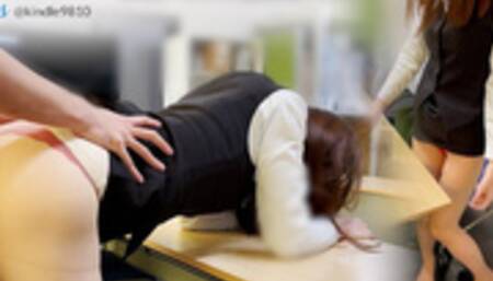 【個人撮影】S級美人OL仕事中にこっそりオフィス（会議室）で濃厚SEX（Japanese、クンニ責め、濃厚フェラ、生ハメ挿入、素人、黒トッキング、パンスト、正常位、立ちバック）