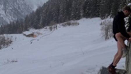 Couple HIDE TO FUCK while hiking IN THE SNOW,mountain forest and birdsong, romantic intimate love