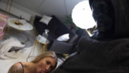 SQUID GAME - Front man fucks Fiona Fuchs