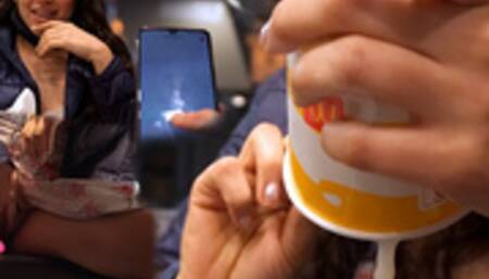 Argentina ama el helado de Mcdonals con lechita caliente -Ruby and Jacob