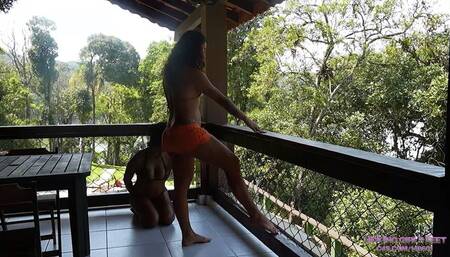 LOLAH VIBE - Enjoy my dirty feet, idiot! (HD)