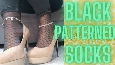 (60) BLACK PATTERNED SOCKS