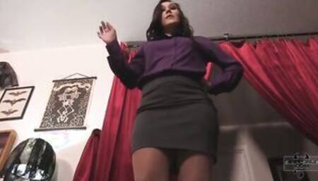 Sinn Sage - My Giantess Moms Panties