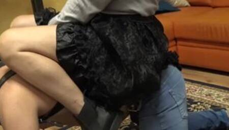 pony play premiato con foot gag