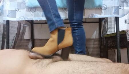 47- Cock crush with my brown boots (Cum)