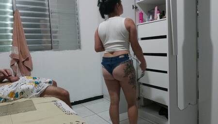 Friend came to borrow her wife's hairbrush and ended up lending my erect dick