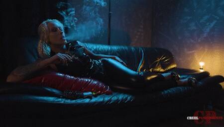 Burning rod between her lips FHD MP4