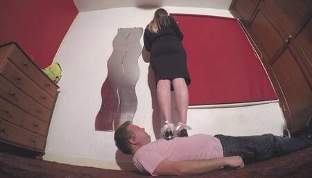 Smoking & Trampling FLOOR CAM (4K)