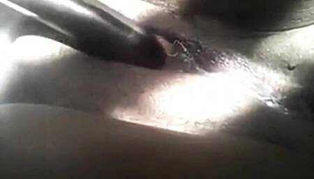 Ebony Shavanne vibes her huge clit