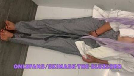 Girl so Desperate to Pee after Work she Soaks her Chefs Uniform - 4k