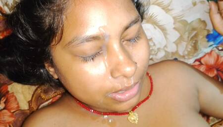 Desi village bhabhi ki munh main hila hila ke birya nikal diya