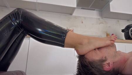 Footrest And Foot Licker Of Galyna From Ukraine - HD 1920x1080