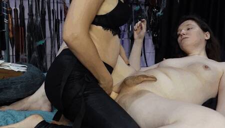 HJ and strapon for slave with changing many pairs of gloves (wmv)