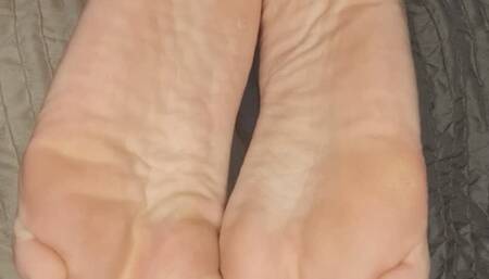 Foot scrunching