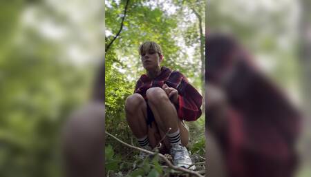 Teenager invited to photoshoot after photographer caught him masturbating ????